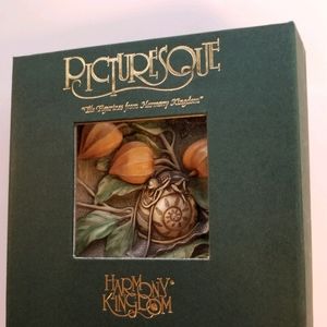 Harmony Kingdom "Byron's Secret Garden" Tile